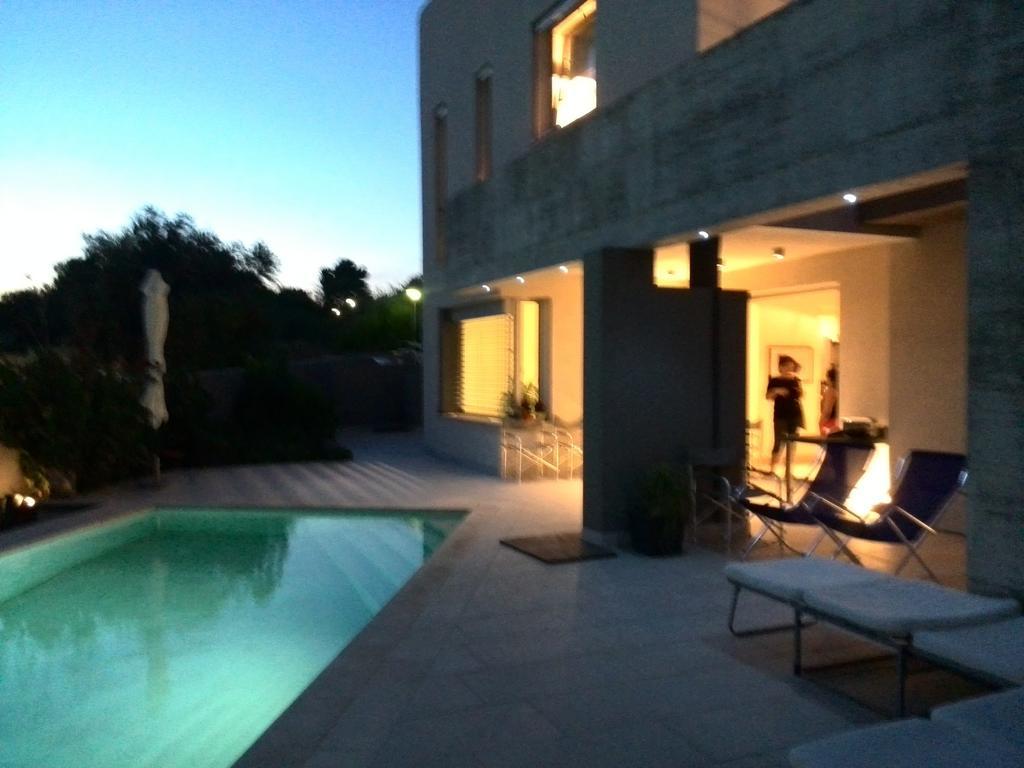 Art House Quartu - Margine Rosso Bed & Breakfast Quartu SantʼElena Rom bilde